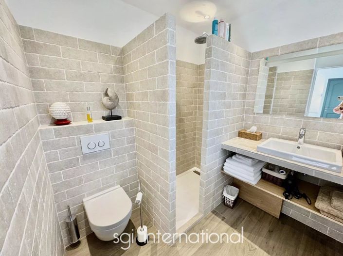 Image No.13-5 Bed House for sale