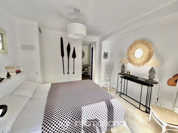 Image No.17-5 Bed House for sale