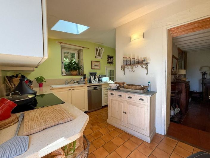 Image No.8-3 Bed House for sale