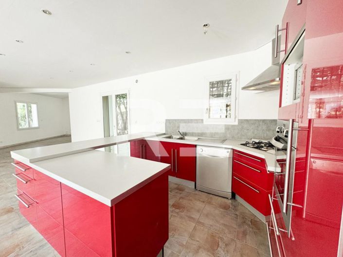 Image No.4-3 Bed House for sale