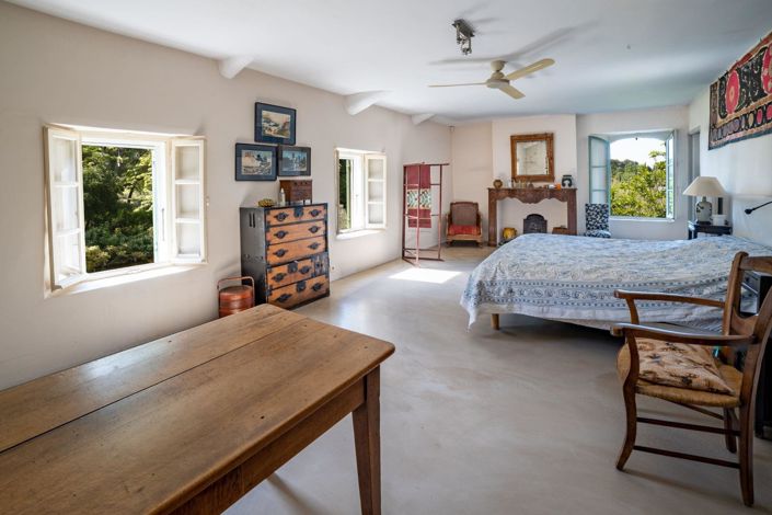 Image No.7-6 Bed House for sale