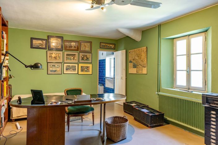 Image No.9-6 Bed House for sale