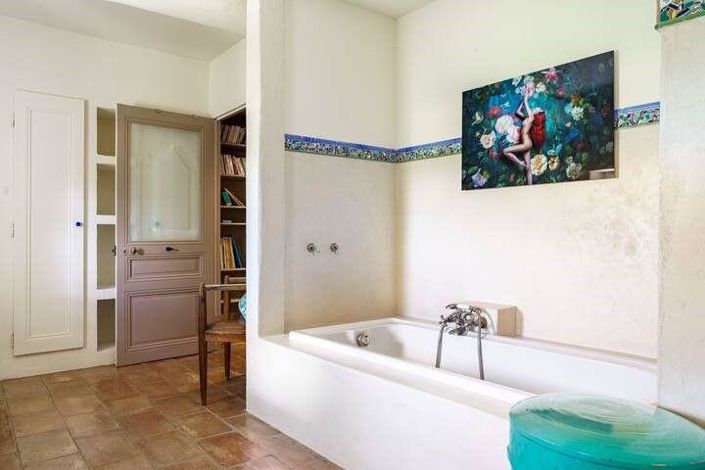 Image No.25-6 Bed House for sale