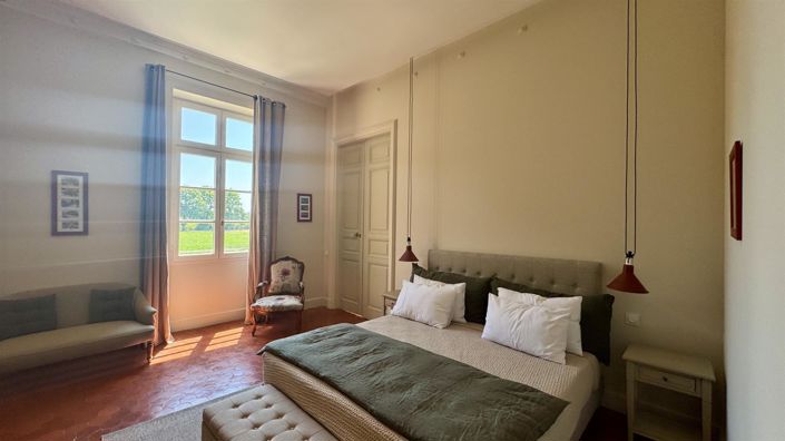 Image No.11-5 Bed House for sale