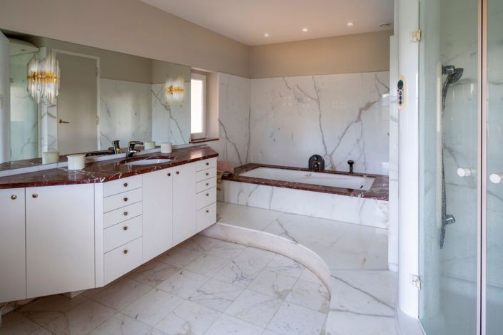 Image No.15-5 Bed House for sale