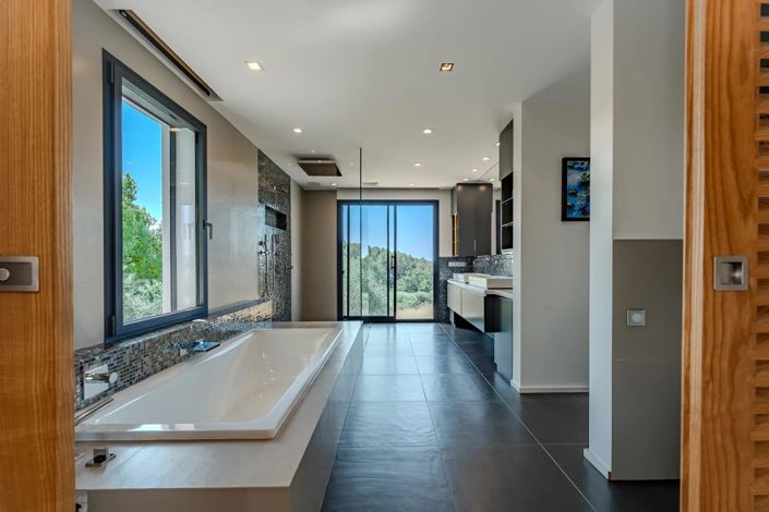 Image No.38-6 Bed House for sale