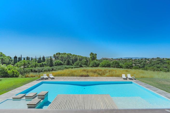 Image No.4-6 Bed House for sale