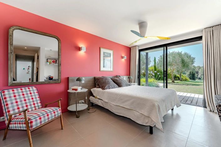 Image No.42-6 Bed House for sale