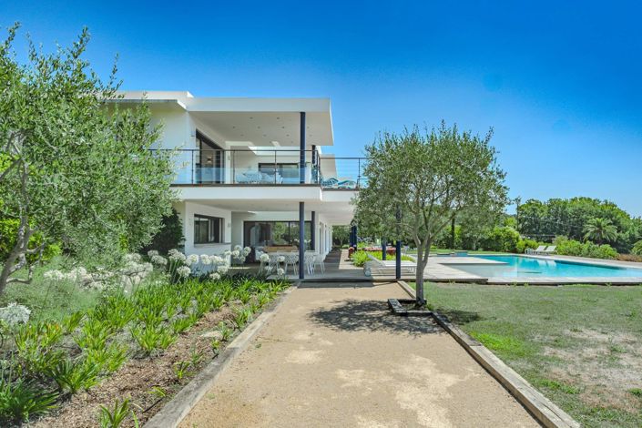 Image No.7-6 Bed House for sale