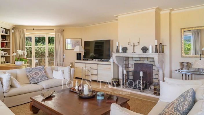 Image No.10-4 Bed House for sale