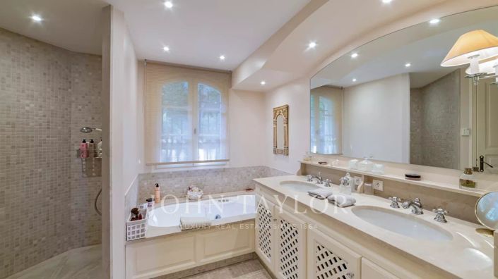 Image No.14-4 Bed House for sale