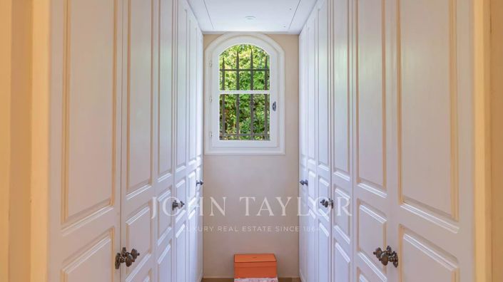 Image No.15-4 Bed House for sale