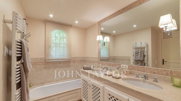 Image No.19-4 Bed House for sale