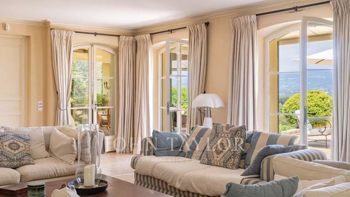 Image No.8-4 Bed House for sale