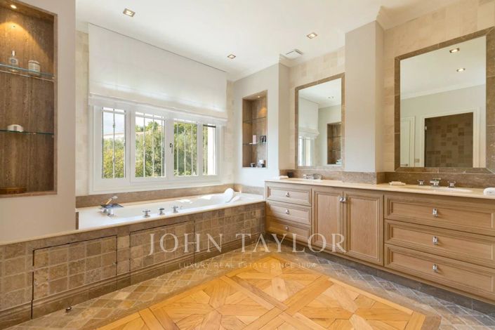 Image No.14-4 Bed House for sale