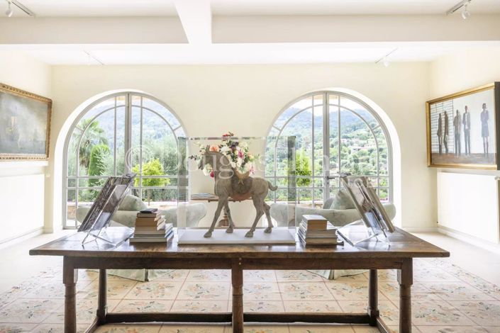 Image No.5-9 Bed House for sale