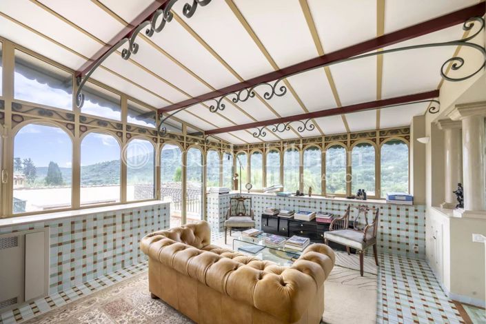 Image No.8-9 Bed House for sale