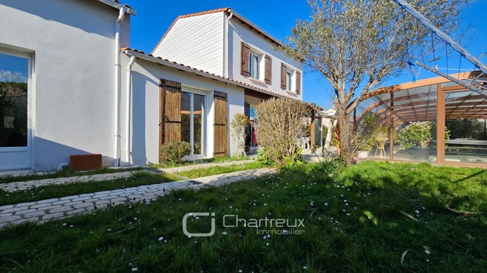 Image No.3-5 Bed House for sale