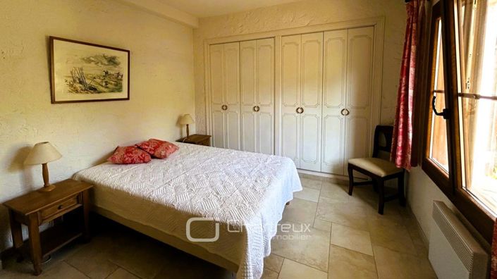 Image No.7-7 Bed House for sale