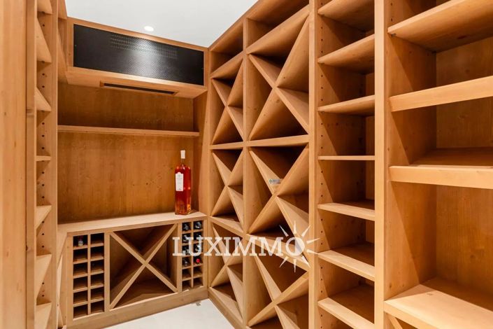 Image No.14-5 Bed House for sale