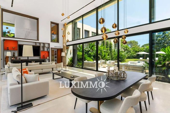 Image No.6-5 Bed House for sale