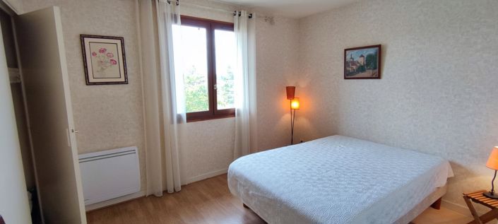 Image No.10-2 Bed House for sale