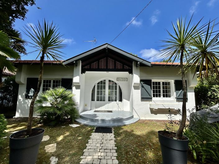Image No.1-4 Bed House for sale