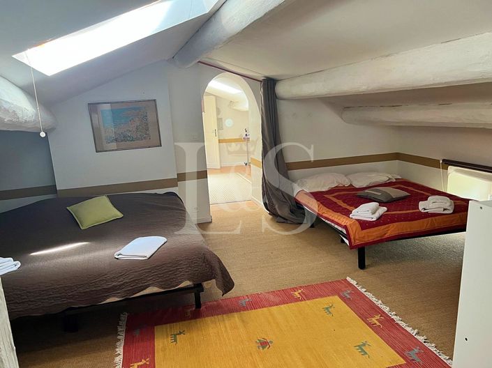 Image No.14-6 Bed House for sale