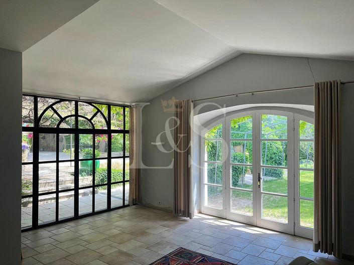 Image No.9-6 Bed House for sale