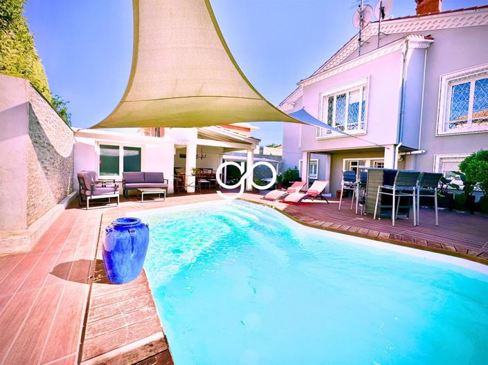 Image No.1-5 Bed House for sale