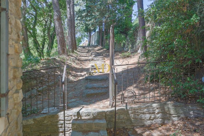 Image No.12-3 Bed House for sale