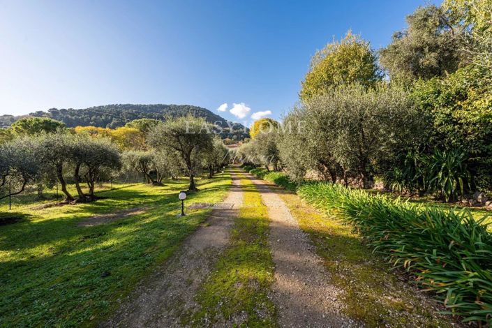 Image No.1-3 Bed House for sale