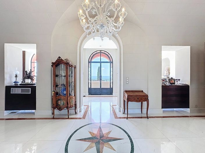 Image No.3-6 Bed House for sale