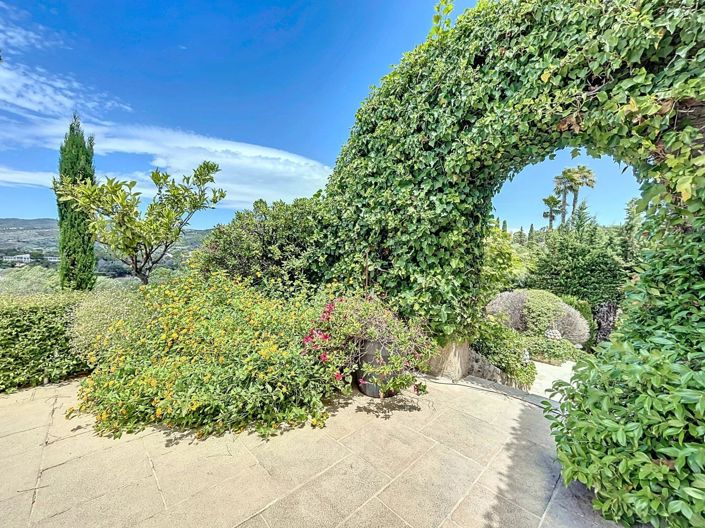 Image No.24-6 Bed House for sale