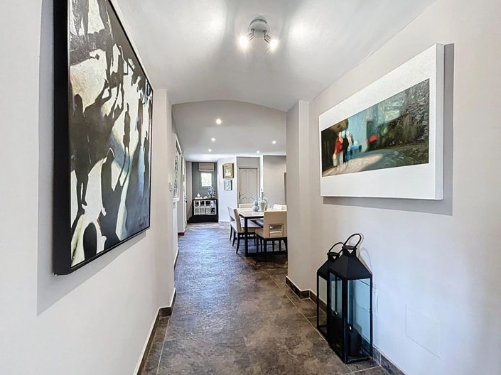 Image No.6-6 Bed House for sale