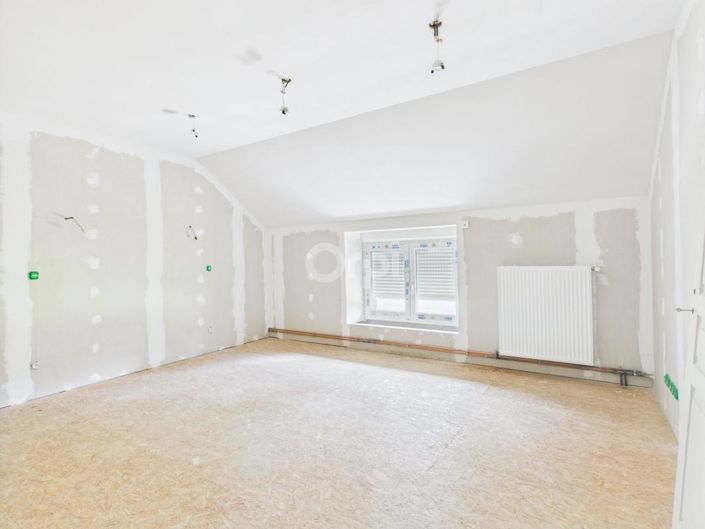 Image No.10-5 Bed House for sale