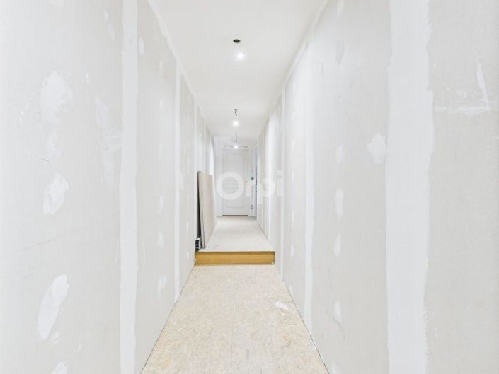 Image No.11-5 Bed House for sale