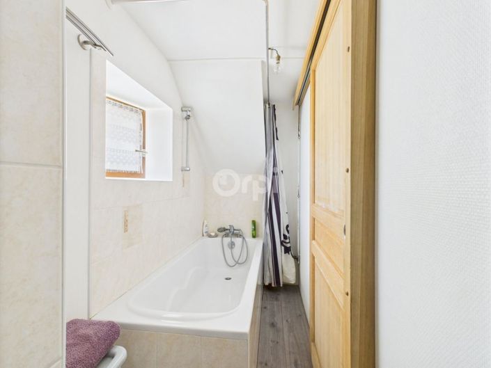 Image No.8-5 Bed House for sale