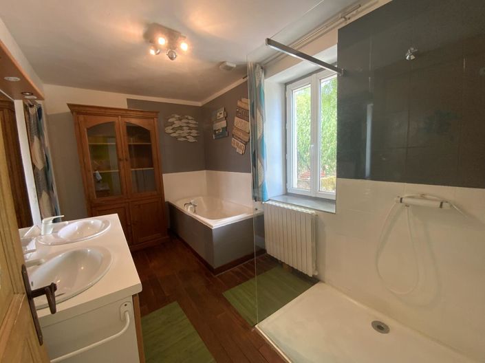 Image No.13-6 Bed House for sale