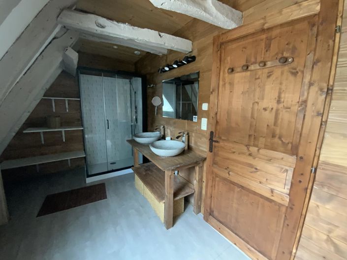 Image No.17-6 Bed House for sale