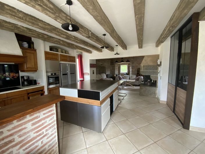 Image No.6-6 Bed House for sale