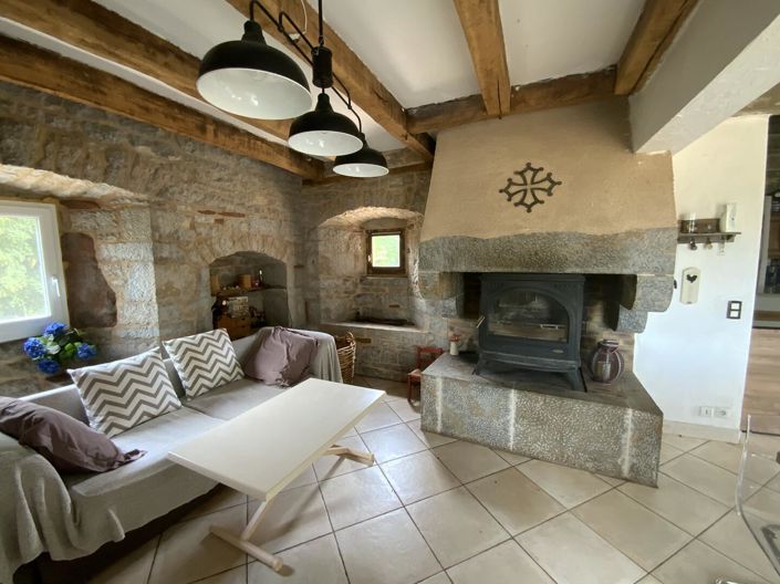 Image No.8-6 Bed House for sale