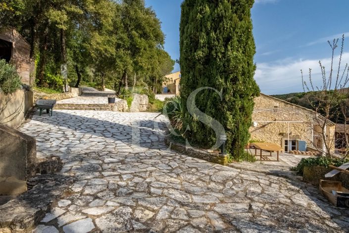 Image No.11-6 Bed House for sale