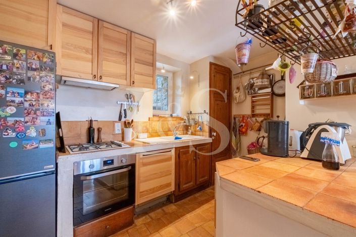 Image No.18-6 Bed House for sale