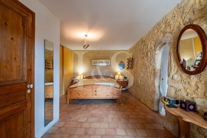 Image No.19-6 Bed House for sale