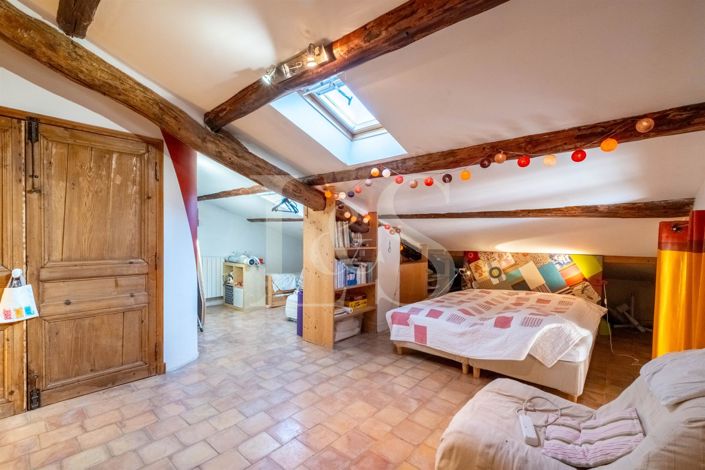 Image No.20-6 Bed House for sale