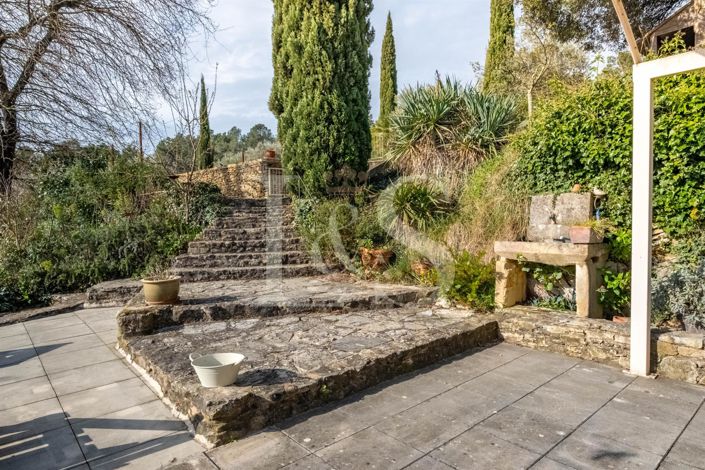 Image No.9-6 Bed House for sale