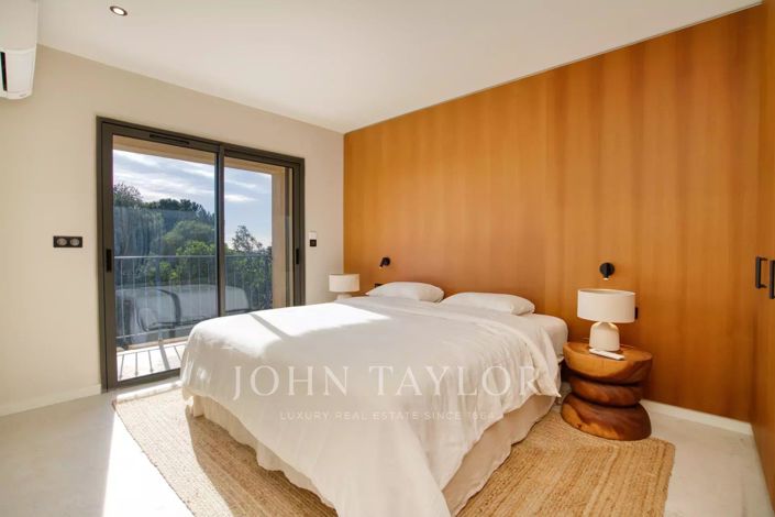 Image No.12-6 Bed House for sale