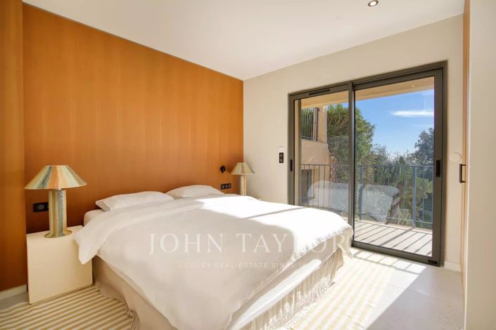 Image No.14-6 Bed House for sale