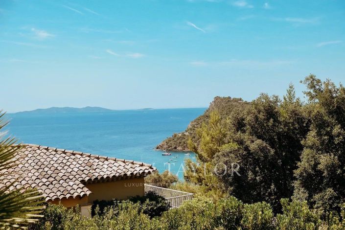 Image No.5-6 Bed House for sale